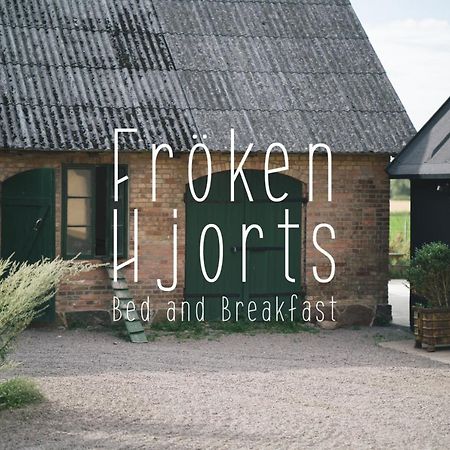 Froeken Hjorts Bed And Breakfast Хёганес Экстерьер фото